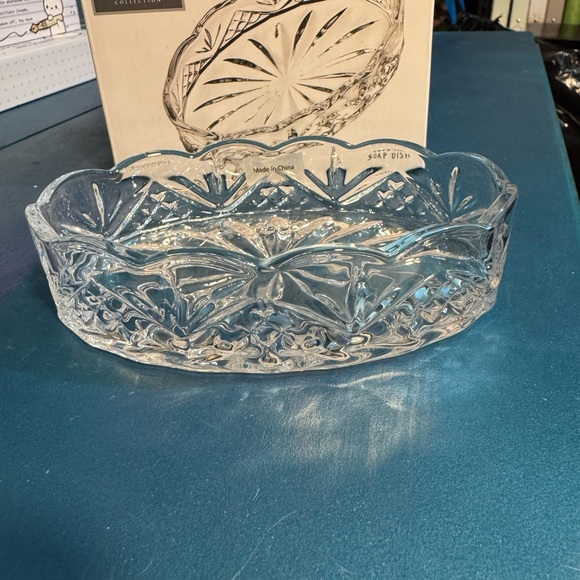 Dublin Crystal Soap Dish - Picture 1 of 4